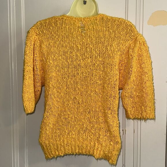 Vintage 80s Sunny (Stein Mart) Golden Yellow Short Sleeve Boucle Acrylic Sweater - Picture 6 of 9